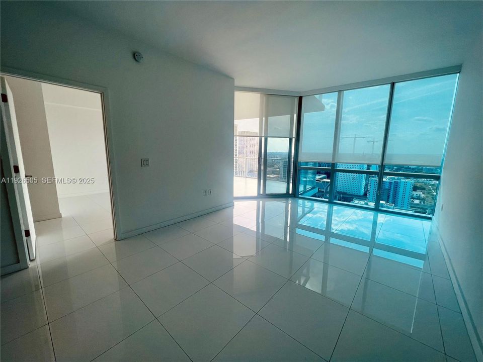 В аренду: $6,750 (2 спален, 3 ванн, 1630 Квадратных фут)