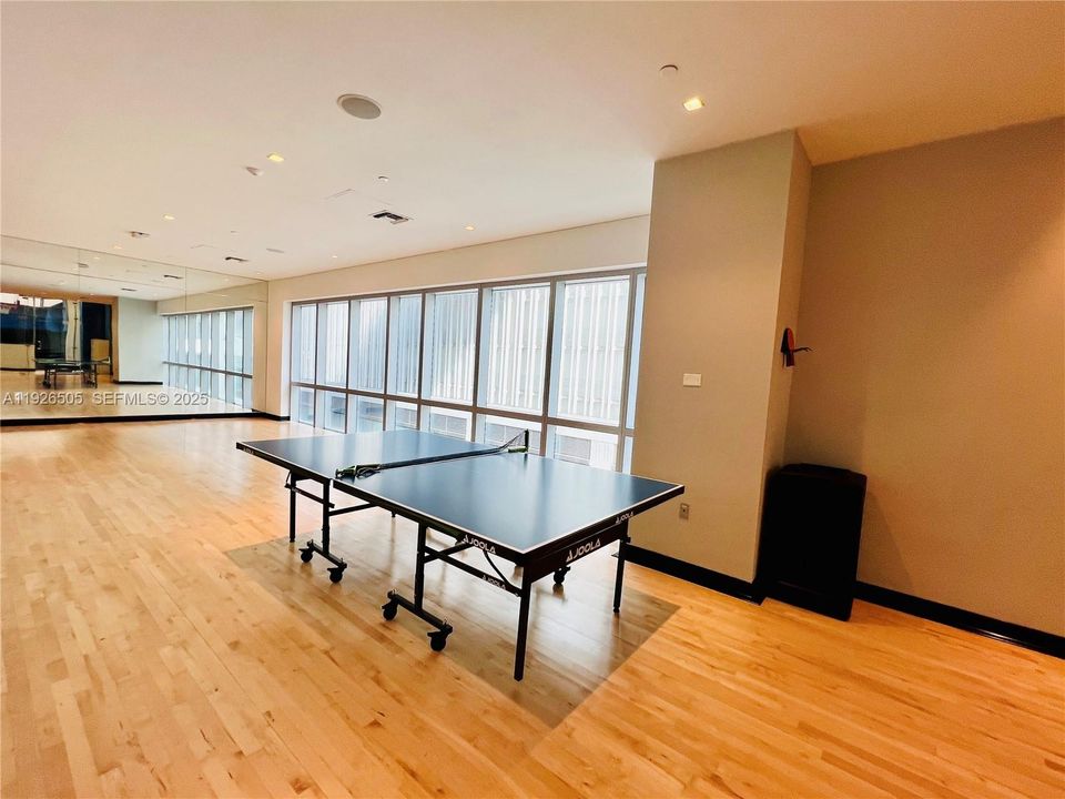 В аренду: $6,750 (2 спален, 3 ванн, 1630 Квадратных фут)