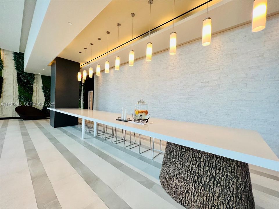 В аренду: $6,750 (2 спален, 3 ванн, 1630 Квадратных фут)