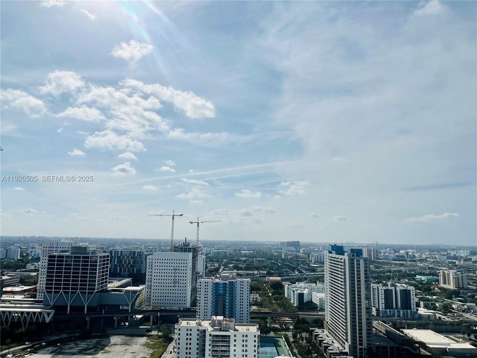 В аренду: $6,750 (2 спален, 3 ванн, 1630 Квадратных фут)