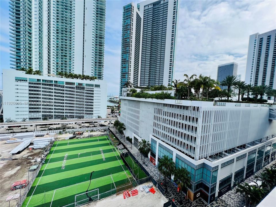 В аренду: $6,750 (2 спален, 3 ванн, 1630 Квадратных фут)