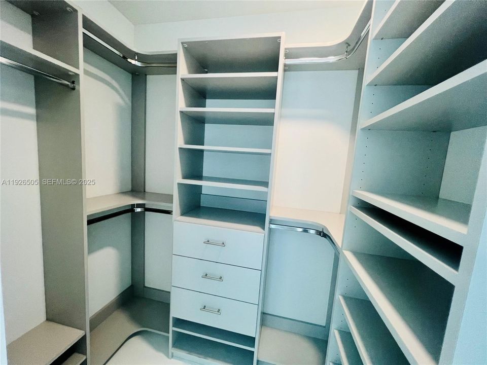 В аренду: $6,750 (2 спален, 3 ванн, 1630 Квадратных фут)