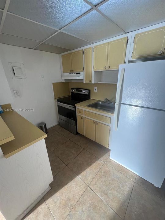 В аренду: $1,700 (1 спален, 1 ванн, 550 Квадратных фут)