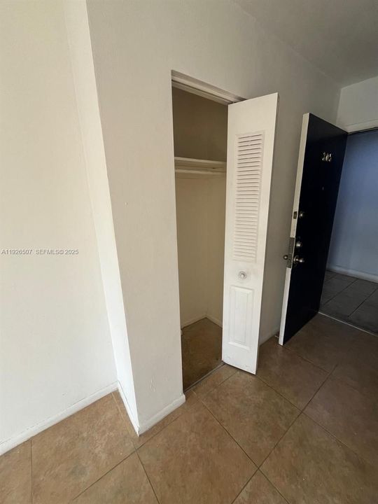 В аренду: $1,700 (1 спален, 1 ванн, 550 Квадратных фут)