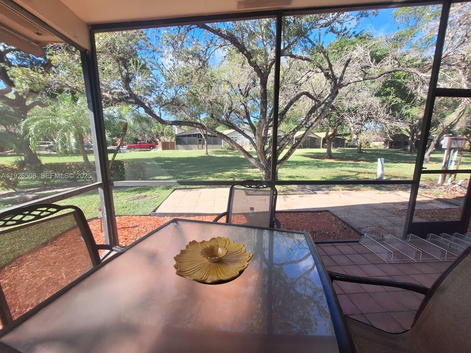 В аренду: $3,240 (3 спален, 2 ванн, 1200 Квадратных фут)