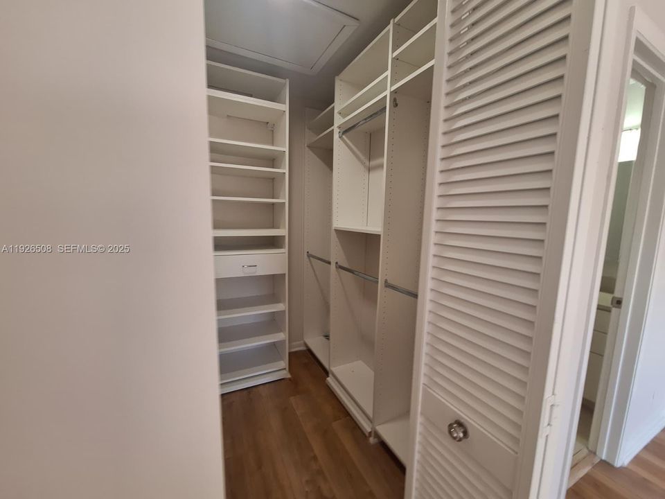 В аренду: $3,240 (3 спален, 2 ванн, 1200 Квадратных фут)