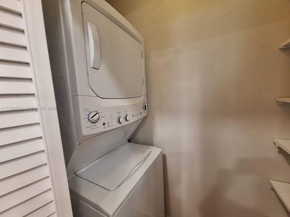 В аренду: $3,240 (3 спален, 2 ванн, 1200 Квадратных фут)