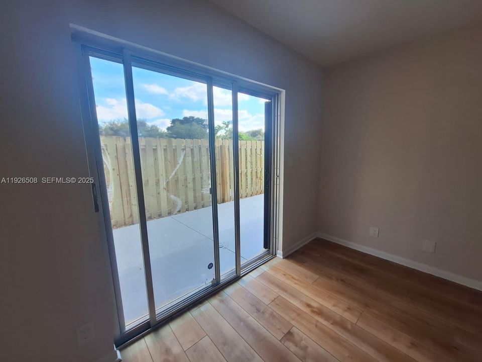 В аренду: $3,240 (3 спален, 2 ванн, 1200 Квадратных фут)