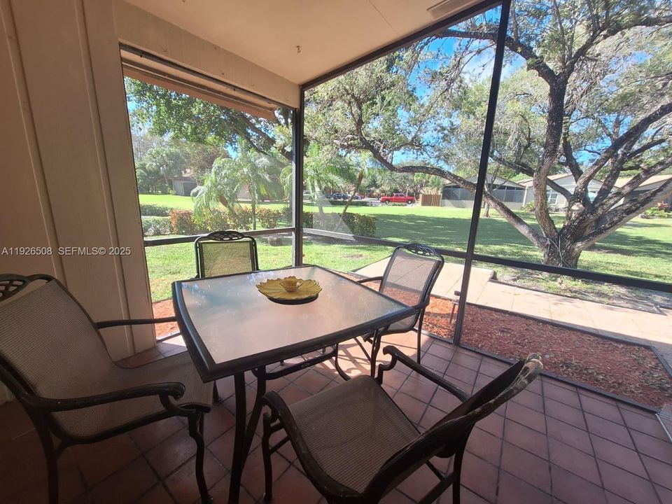 В аренду: $3,240 (3 спален, 2 ванн, 1200 Квадратных фут)