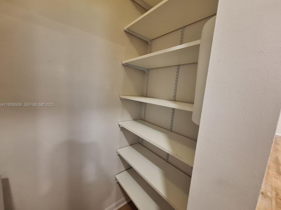 В аренду: $3,240 (3 спален, 2 ванн, 1200 Квадратных фут)