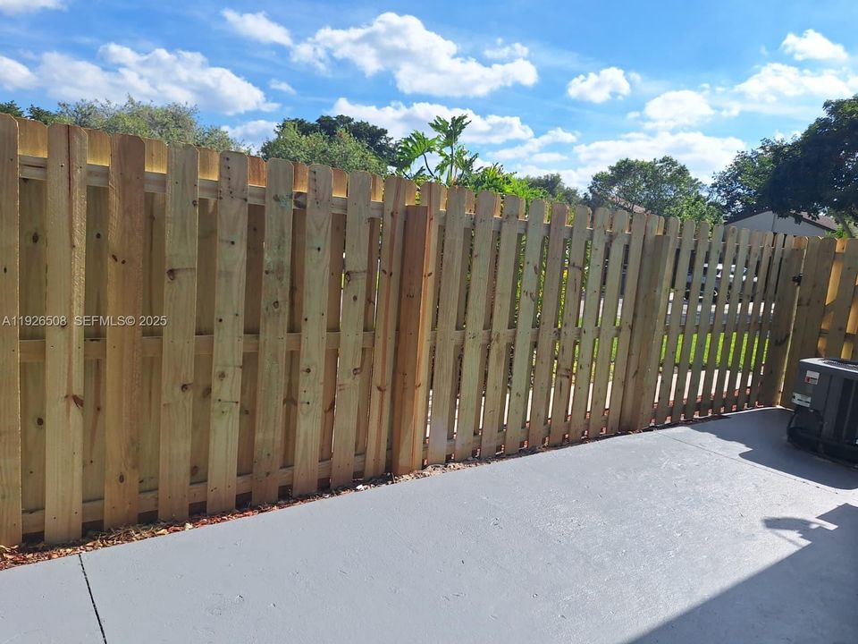 В аренду: $3,240 (3 спален, 2 ванн, 1200 Квадратных фут)