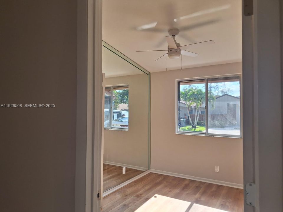 В аренду: $3,240 (3 спален, 2 ванн, 1200 Квадратных фут)