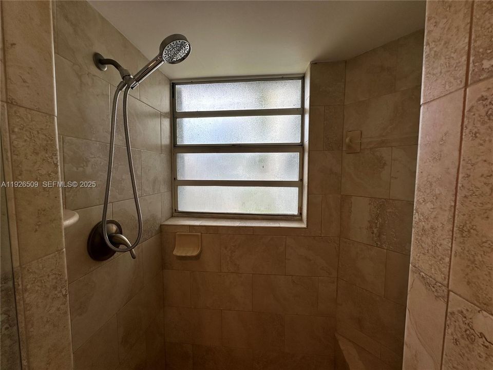 出租: $2,200 (3 贝兹, 2 浴室, 1220 平方英尺)