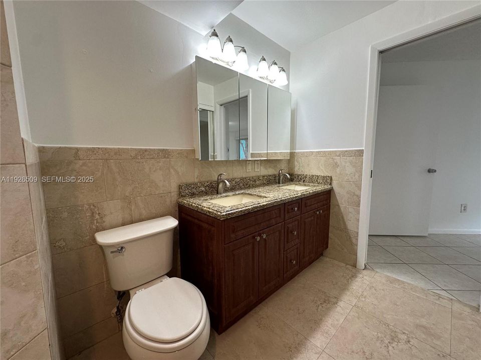 出租: $2,200 (3 贝兹, 2 浴室, 1220 平方英尺)