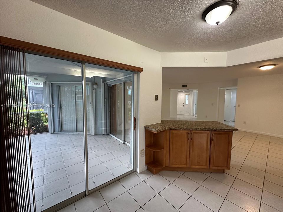 出租: $2,200 (3 贝兹, 2 浴室, 1220 平方英尺)