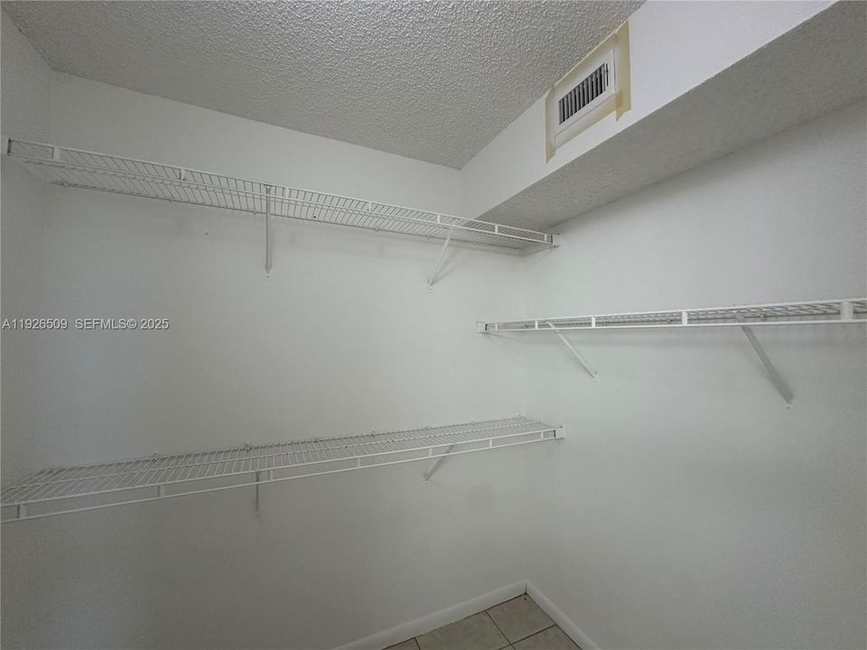 出租: $2,200 (3 贝兹, 2 浴室, 1220 平方英尺)