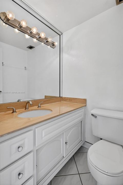 待售: $279,900 (1 贝兹, 0 浴室, 762 平方英尺)