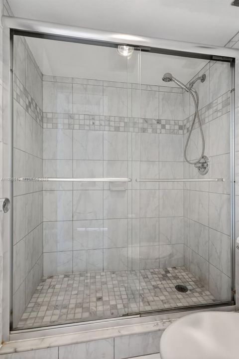 待售: $279,900 (1 贝兹, 0 浴室, 762 平方英尺)