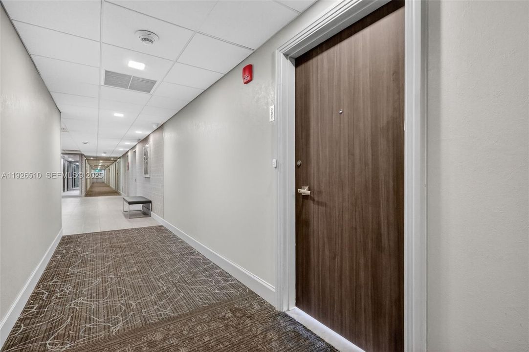 待售: $279,900 (1 贝兹, 0 浴室, 762 平方英尺)