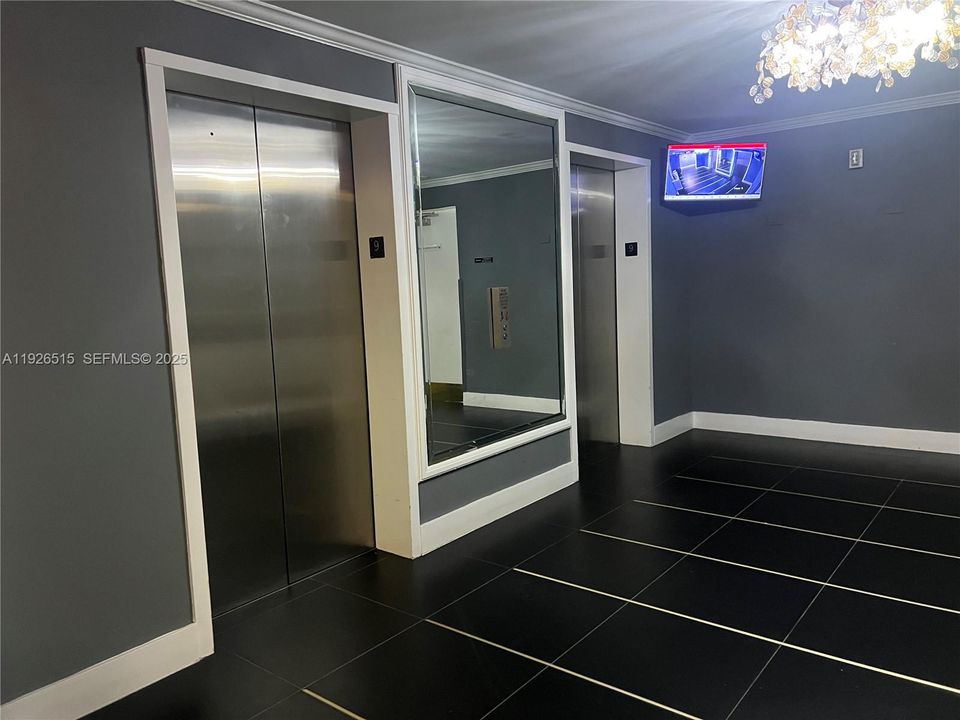 For Rent: $5,000 (2 beds, 2 baths, 960 Square Feet)