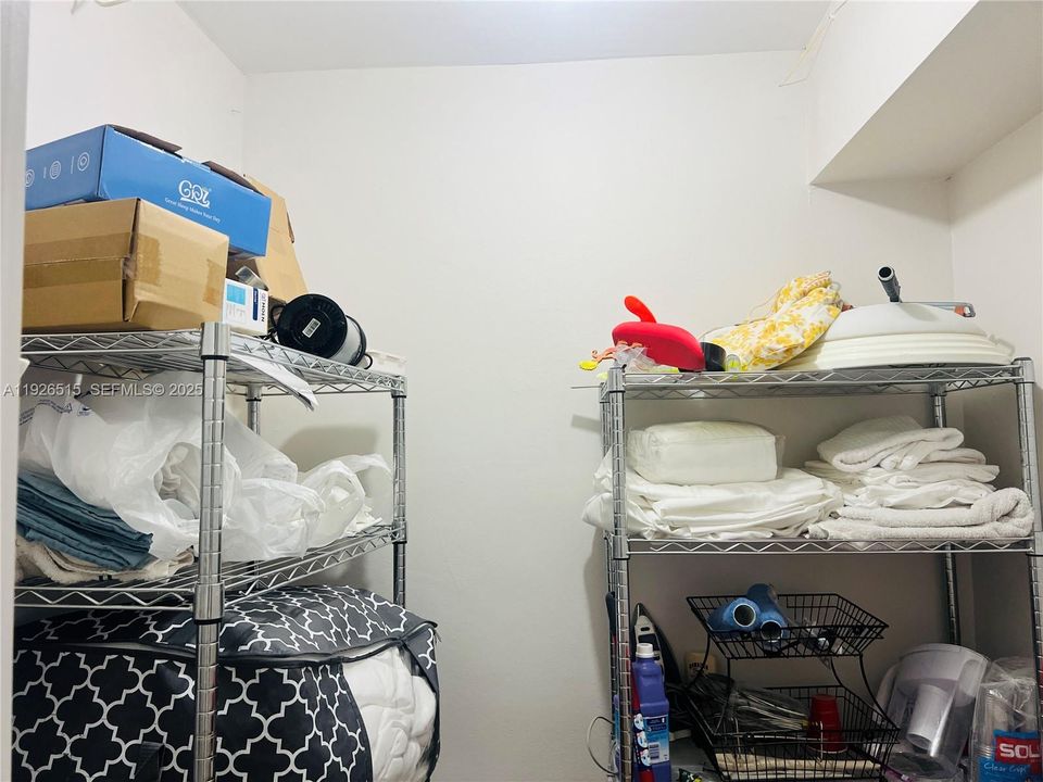 For Rent: $5,000 (2 beds, 2 baths, 960 Square Feet)