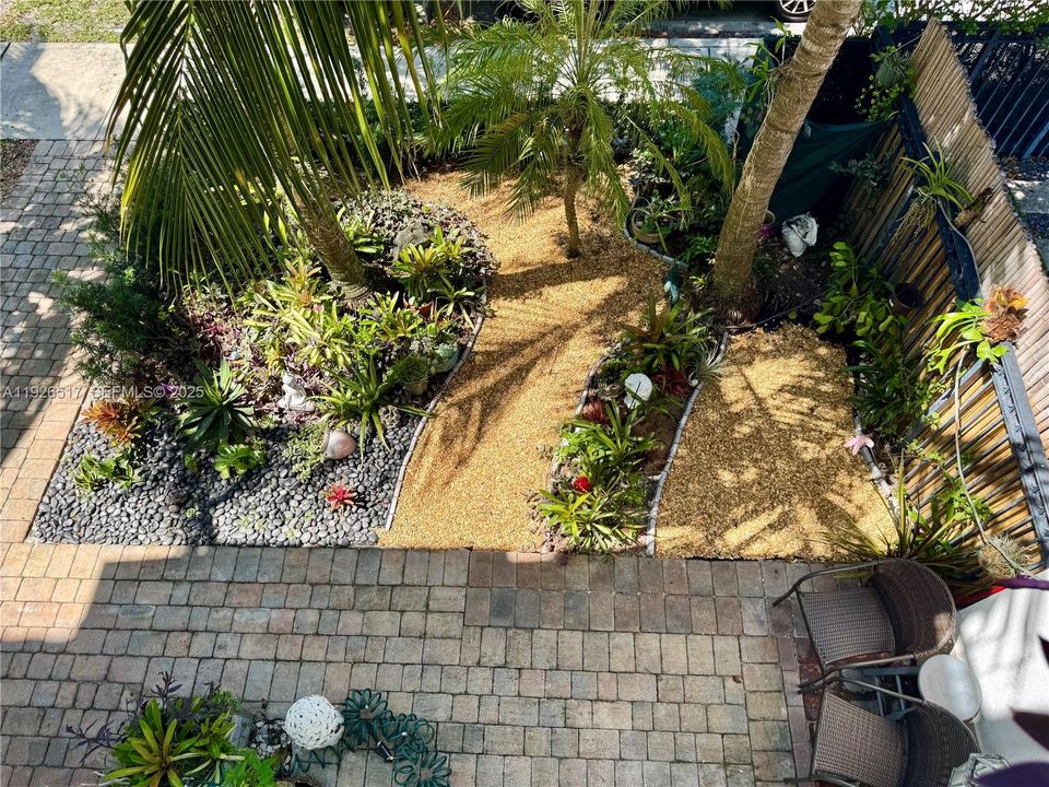 En Venta: $775,000 (4 camas, 3 baños, 2318 Pies cuadrados)