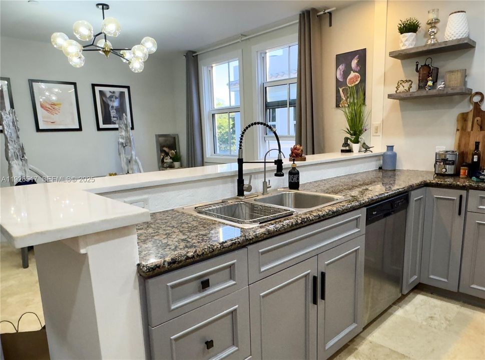 For Sale: $775,000 (3 beds, 3 baths, 2318 Square Feet)