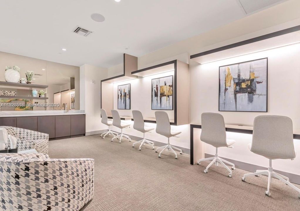 В аренду: $1,850 (1 спален, 1 ванн, 1016 Квадратных фут)