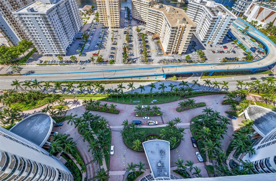 For Rent: $6,500 (2 beds, 2 baths, 1458 Square Feet)