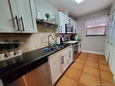 En Venta: $475,000 (3 camas, 2 baños, 1378 Pies cuadrados)