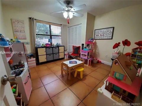 En Venta: $475,000 (3 camas, 2 baños, 1378 Pies cuadrados)