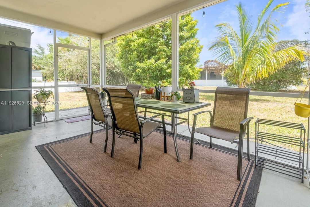 En Venta: $365,000 (2 camas, 1 baños, 864 Pies cuadrados)