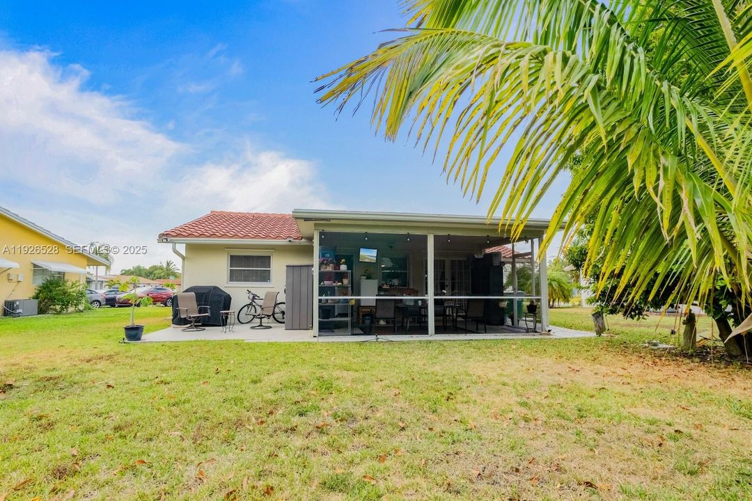 En Venta: $365,000 (2 camas, 1 baños, 864 Pies cuadrados)