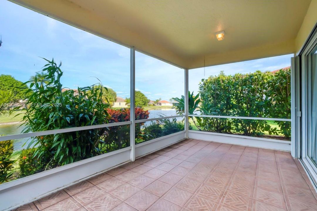 For Sale: $678,000 (3 beds, 2 baths, 1927 Square Feet)