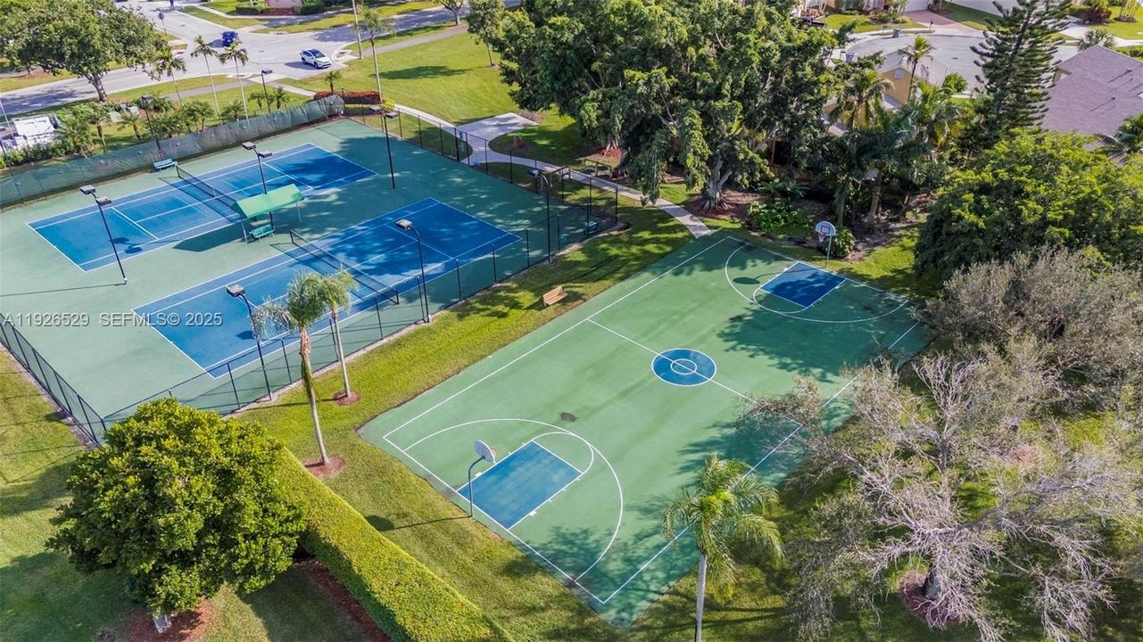 For Sale: $678,000 (3 beds, 2 baths, 1927 Square Feet)