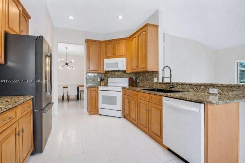 For Sale: $678,000 (3 beds, 2 baths, 1927 Square Feet)