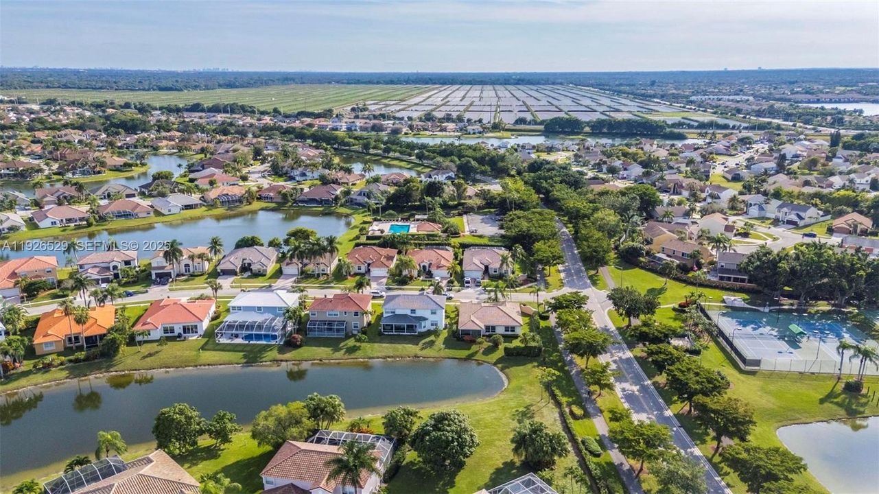 For Sale: $678,000 (3 beds, 2 baths, 1927 Square Feet)