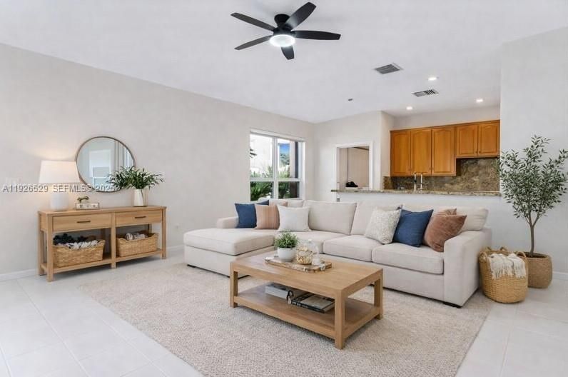 For Sale: $678,000 (3 beds, 2 baths, 1927 Square Feet)