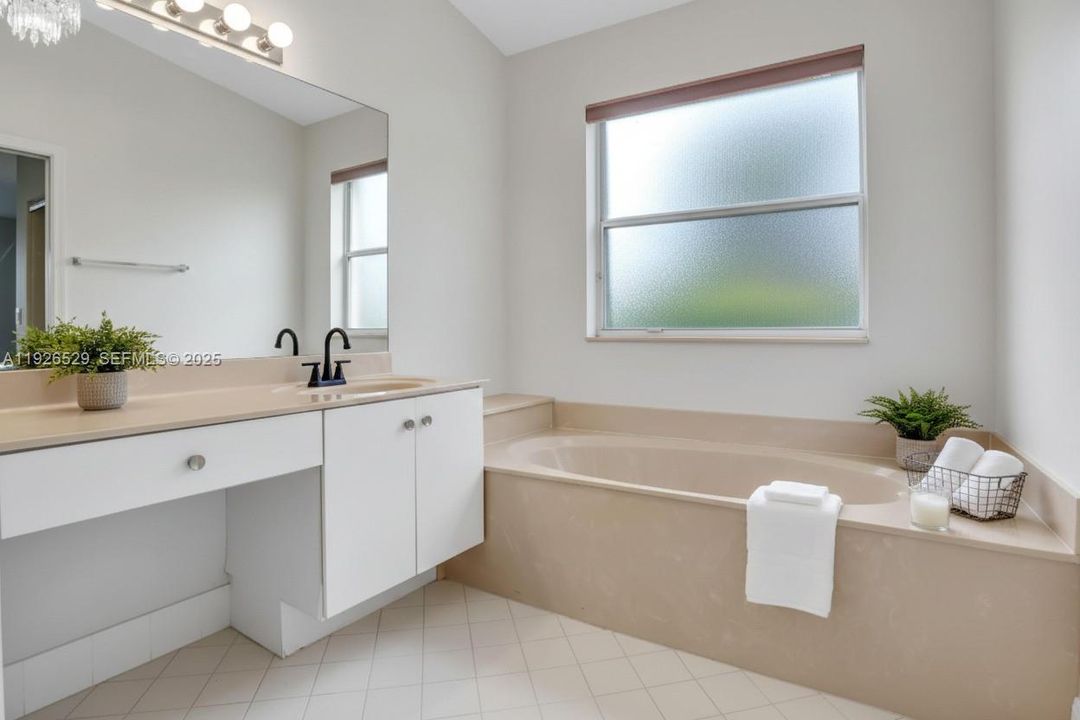 For Sale: $678,000 (3 beds, 2 baths, 1927 Square Feet)