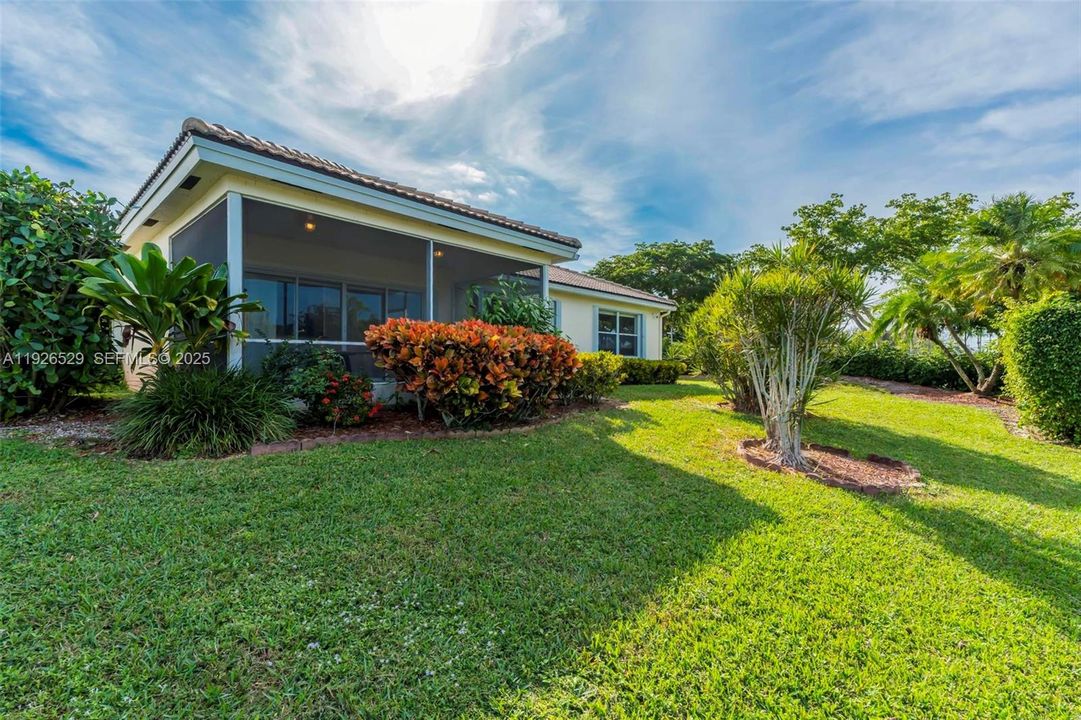 For Sale: $678,000 (3 beds, 2 baths, 1927 Square Feet)
