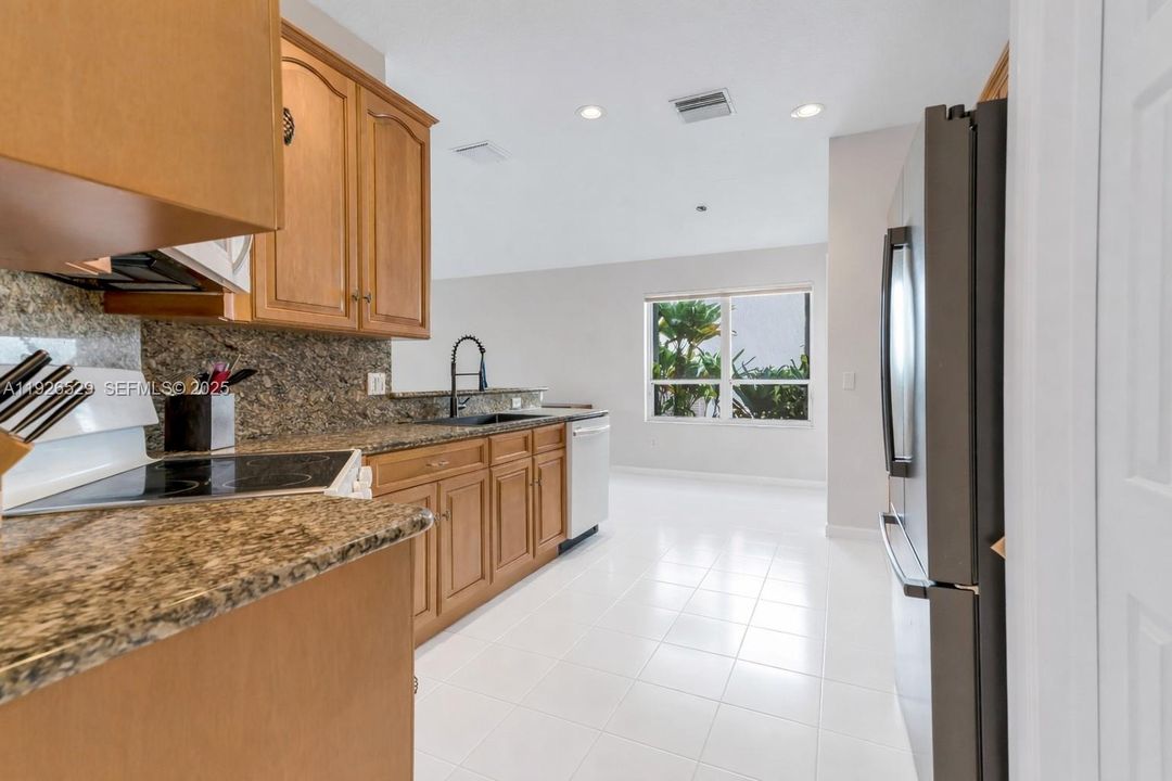 For Sale: $678,000 (3 beds, 2 baths, 1927 Square Feet)