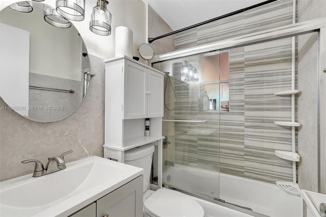 For Rent: $2,350 (2 beds, 1 baths, 1778 Square Feet)