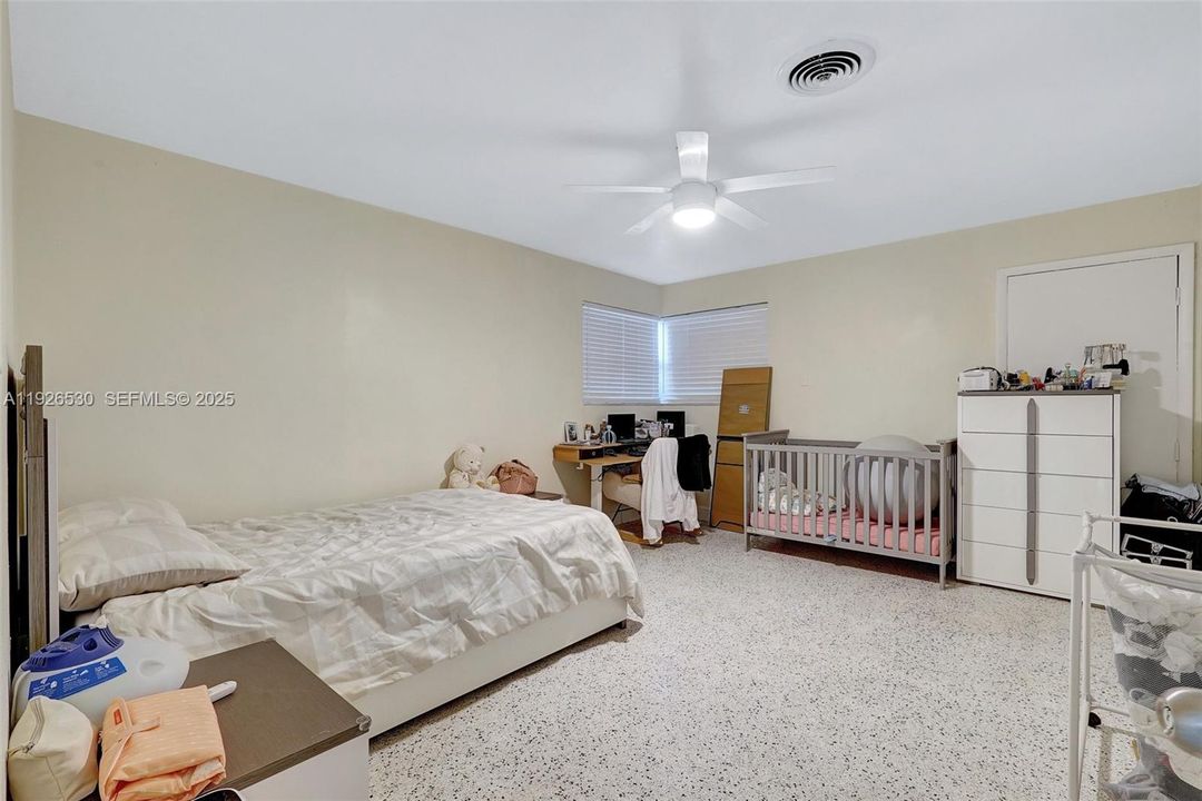 For Rent: $2,350 (2 beds, 1 baths, 1778 Square Feet)