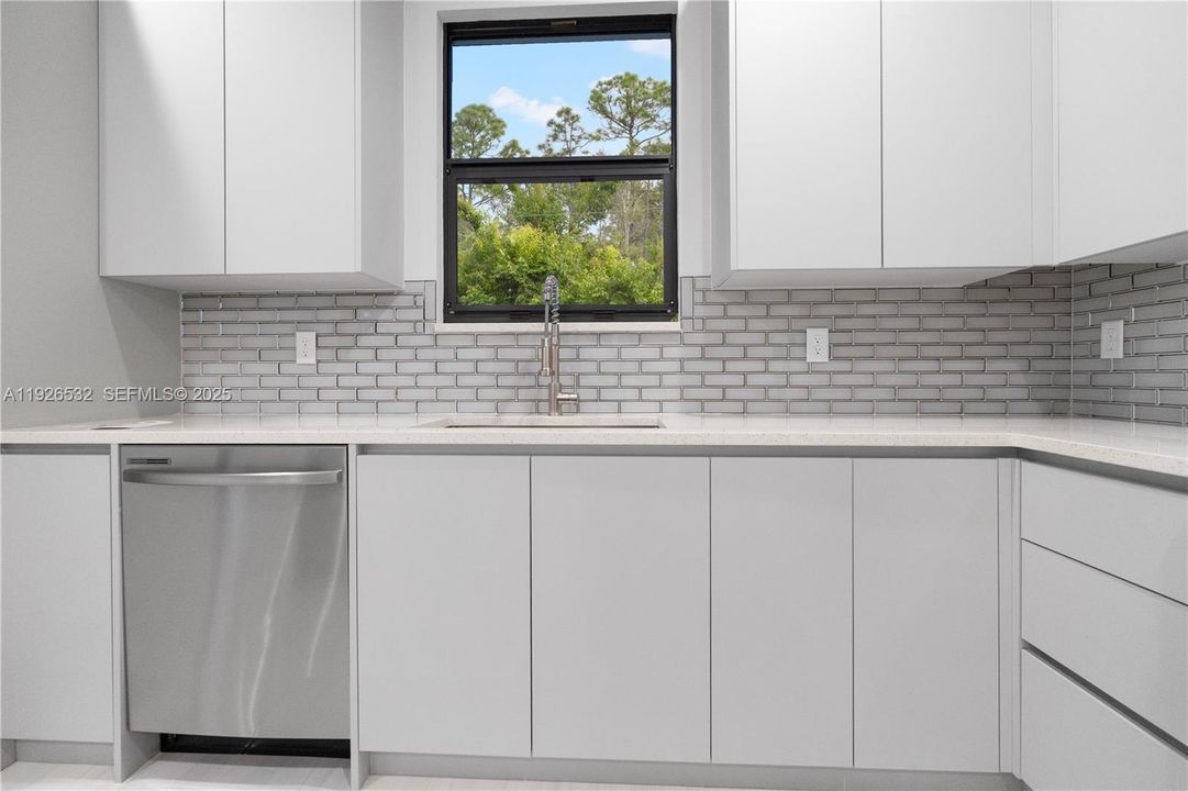 En Venta: $515,000 (3 camas, 2 baños, 1519 Pies cuadrados)