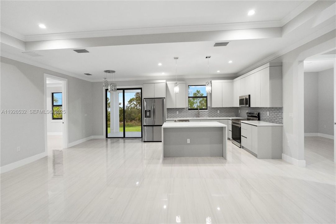 En Venta: $515,000 (3 camas, 2 baños, 1519 Pies cuadrados)