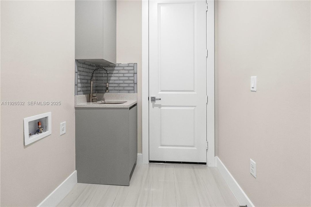 En Venta: $515,000 (3 camas, 2 baños, 1519 Pies cuadrados)