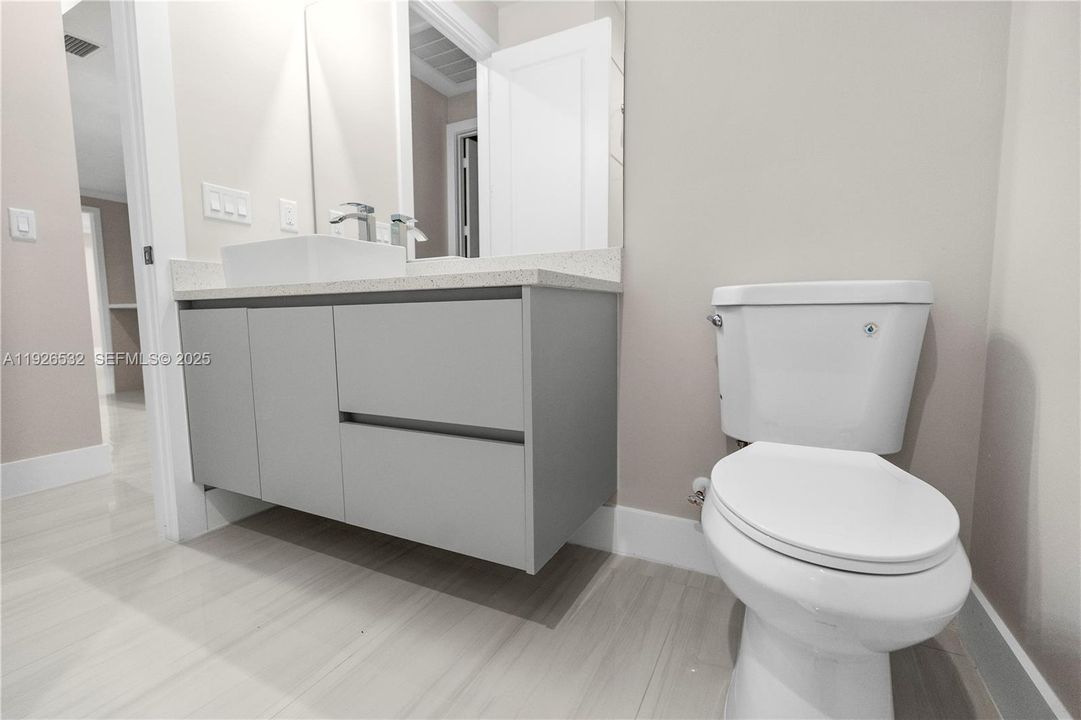 En Venta: $515,000 (3 camas, 2 baños, 1519 Pies cuadrados)