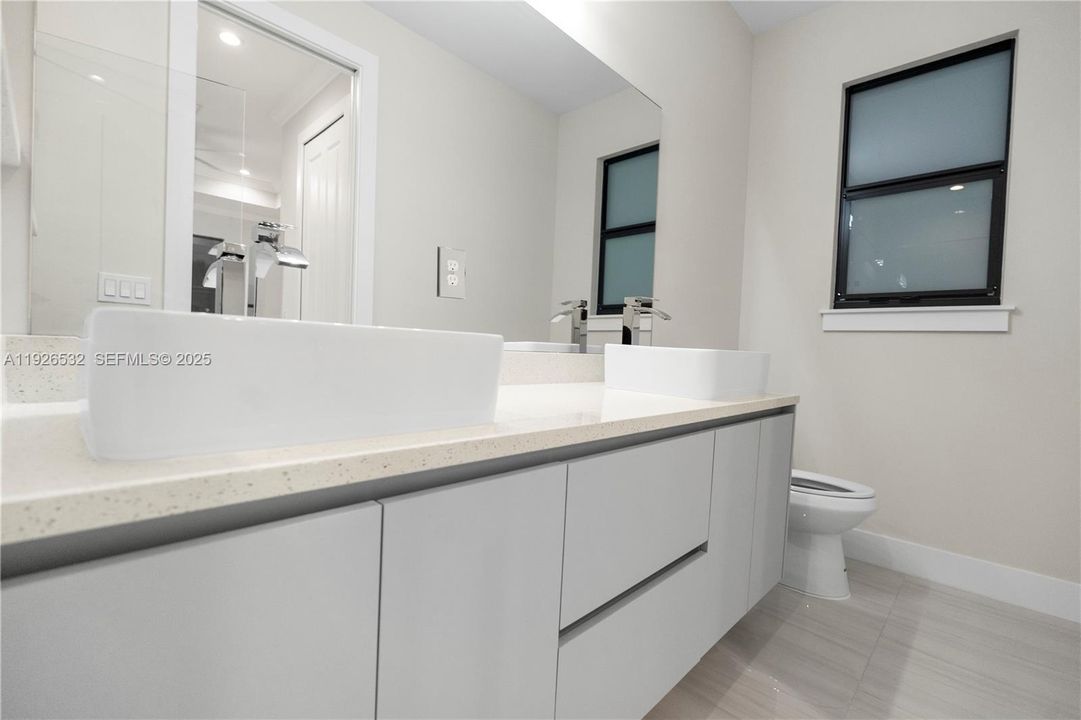 En Venta: $515,000 (3 camas, 2 baños, 1519 Pies cuadrados)