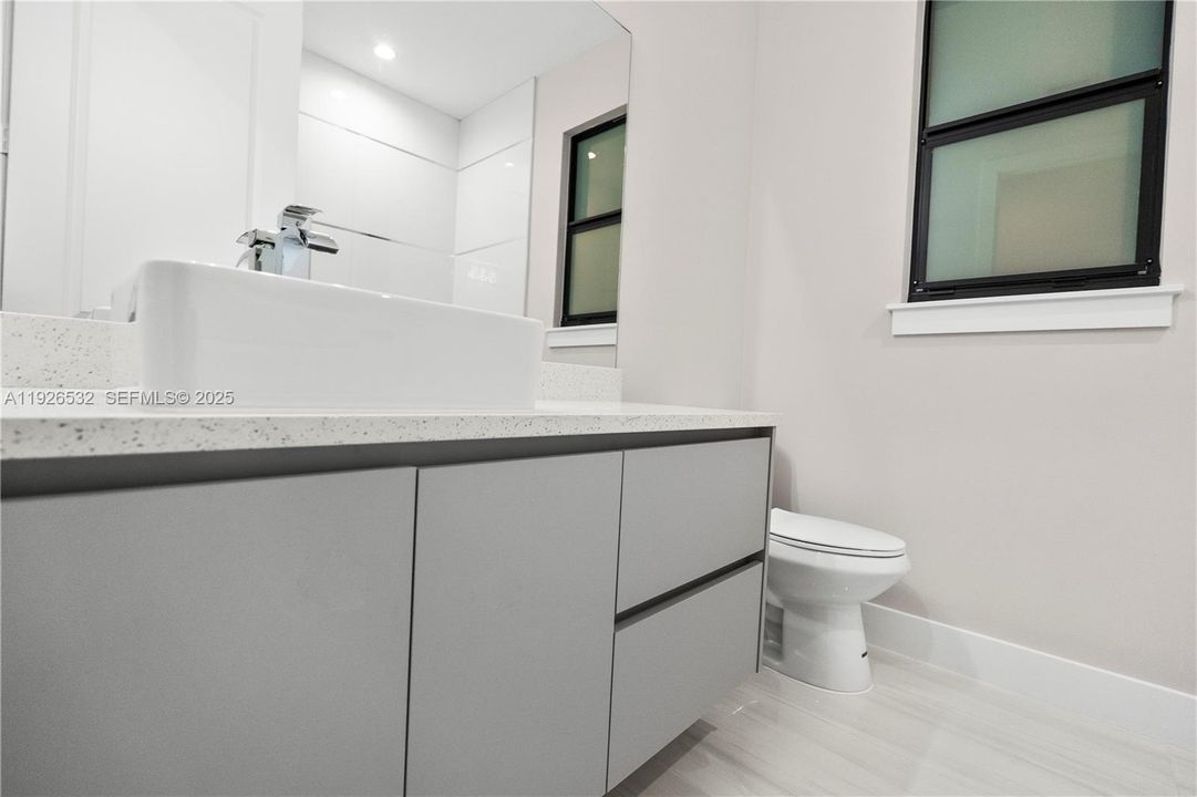 En Venta: $515,000 (3 camas, 2 baños, 1519 Pies cuadrados)