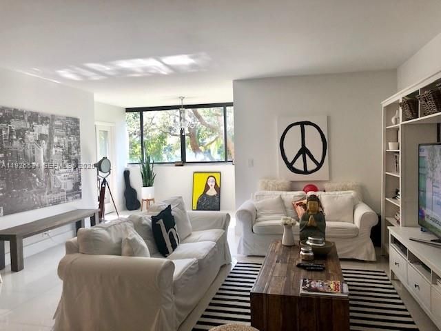 В аренду: $7,200 (3 спален, 2 ванн, 1887 Квадратных фут)